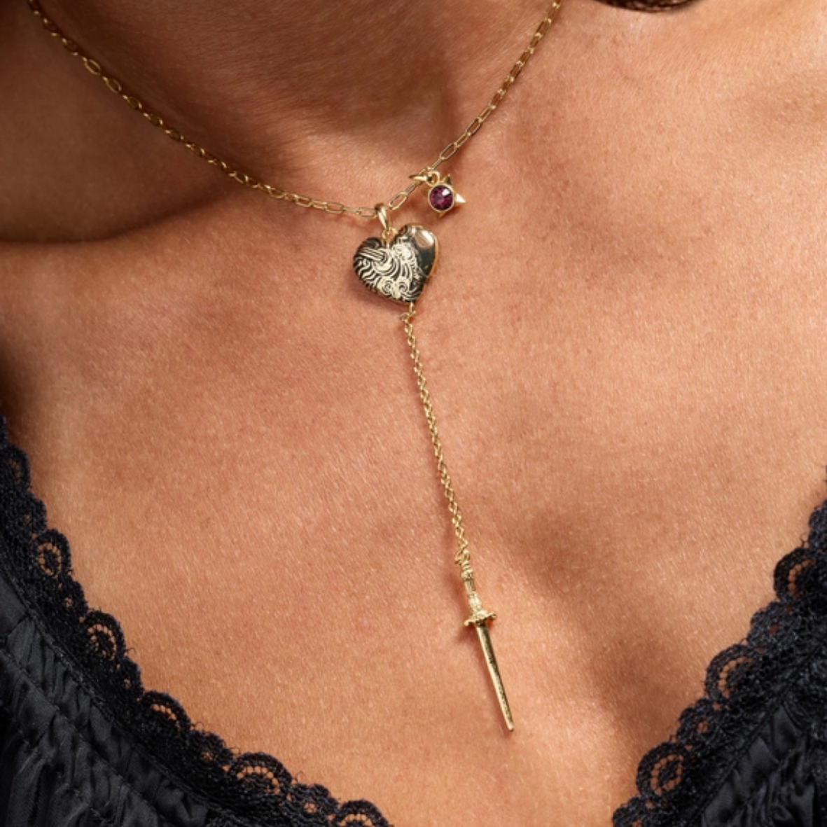 Acotar Wings and Ruin Sliding Dagger Heart Necklace