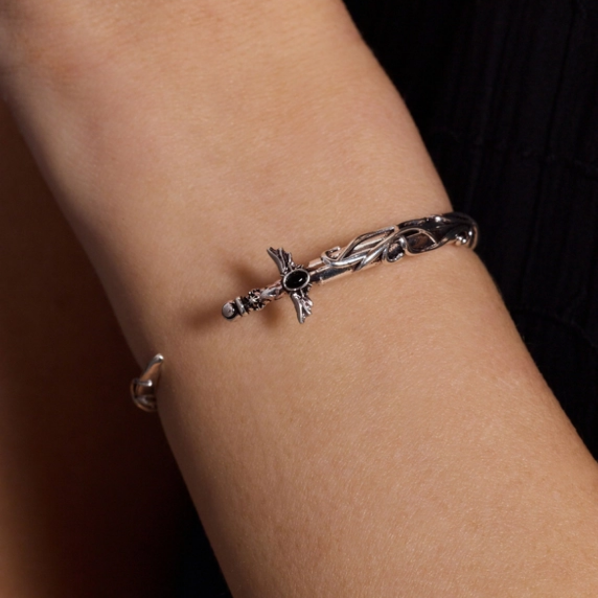 A Court of Thorns and Roses™ Illyrian™ Sword & Shadows Cuff